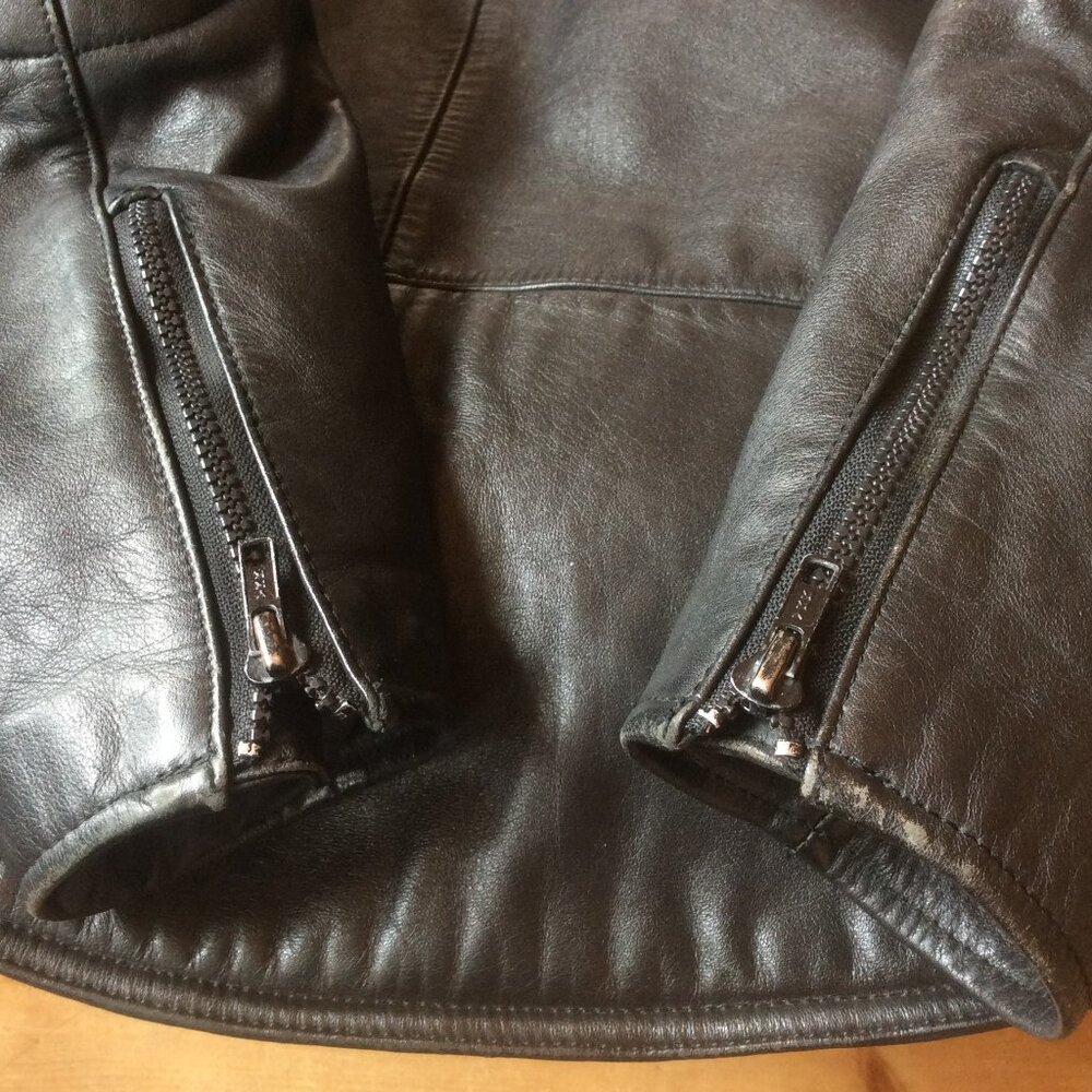 Vintage Wilsons Leather Black Asymmetrical Zip Moto Biker Jacket Size 42-Large - Picture 8 of 14
